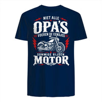 {"origin":"mayzing","colors":["Marineblauw"],"sizes":["5XL","4XL","3XL","2XL","XL","L","M","S"],"isMainImage":true,"isCustomMockup":false}