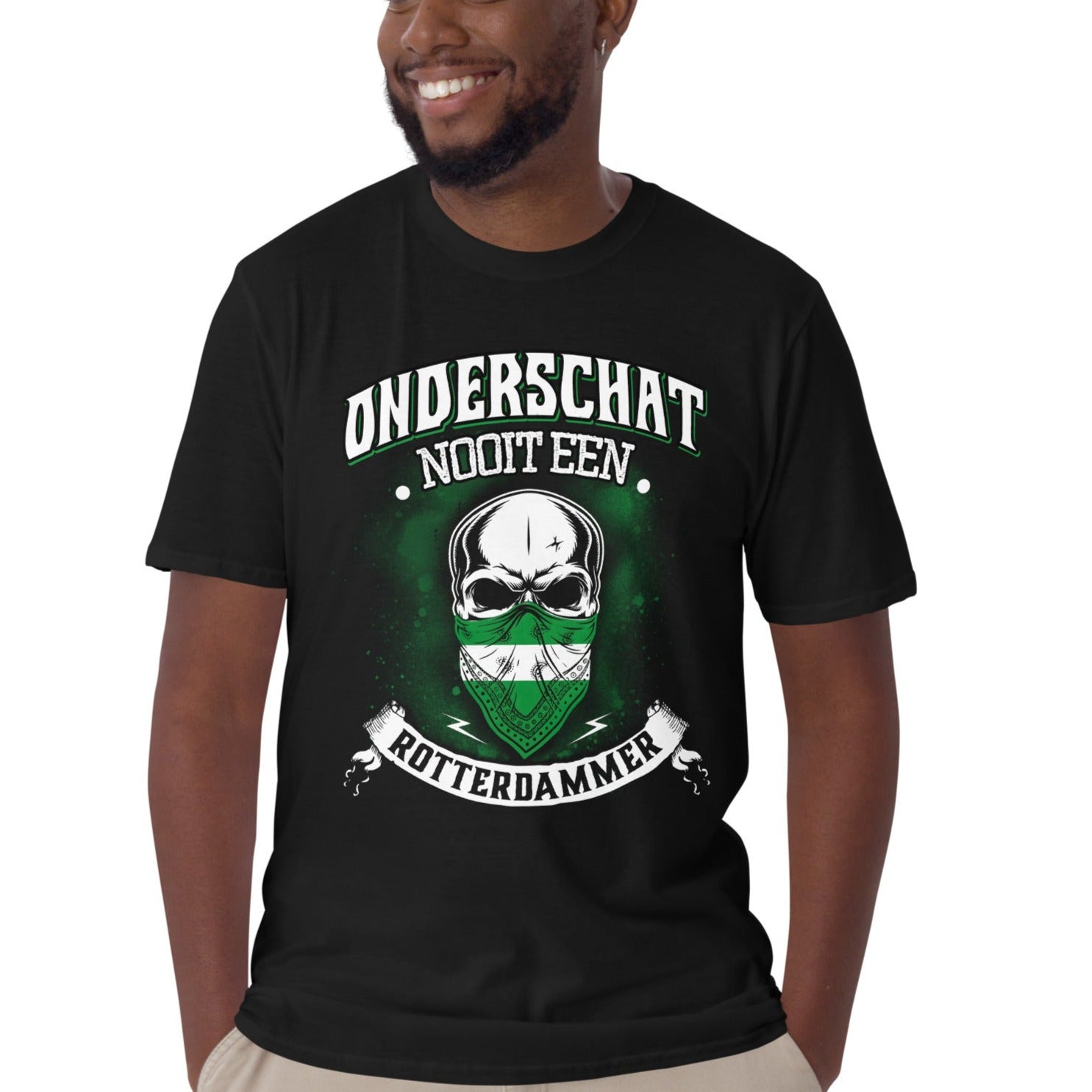 Unisex T-shirt (Onderschat nooit een rotterdammert)