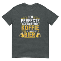 Unisex T-shirt (Een perfecte dag begint met koffie en eindigt met bier!)