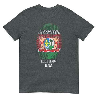 Unisex T-shirt (Suriname, Het zit in mijn DNA)