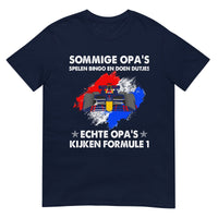 Sommige opa's spelen bingo en doen dutjes, echte opa's kijken formule 1