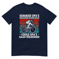 Unisex T-shirt (Coole opa's gaan wielrennen)