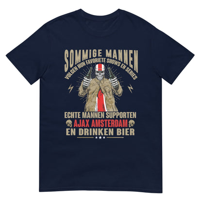 UniseX T-shirt (Echte mannen supporten Ajax amsterdam)