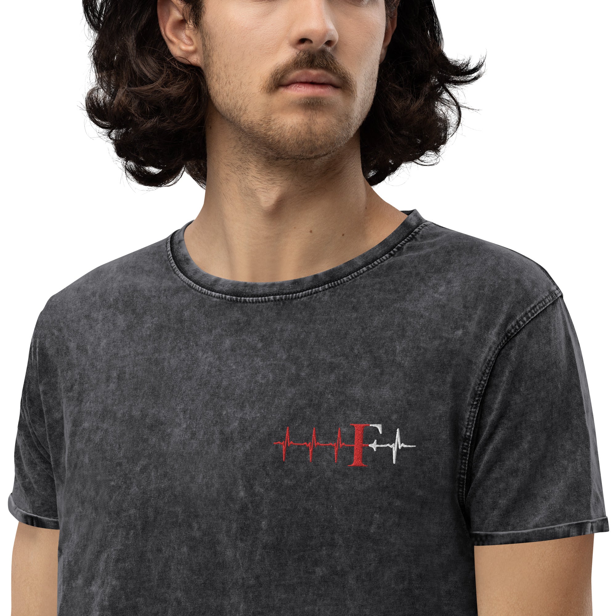 Denim Unisex T-shirt- Geborduurd (Feye heartbeat)