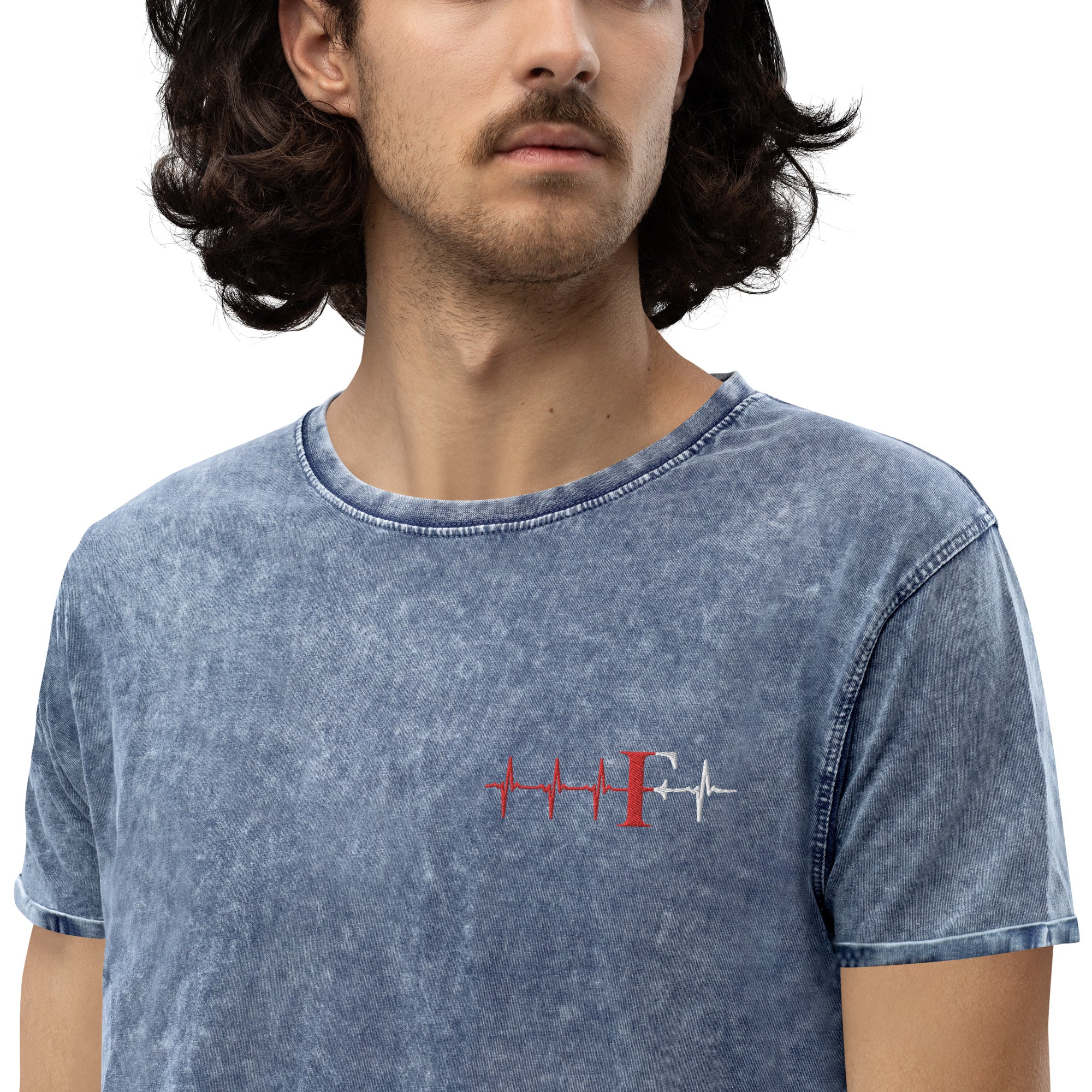 Denim Unisex T-shirt- Geborduurd (Feye heartbeat)