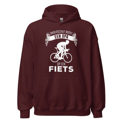 Unisex hoodie (Onderschat nooit een opa op een fiets)