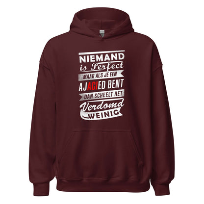 Unisex hoodie (Niemand is perfect maar als je een Ajacied bent dan scheelt het verdomd weinig)