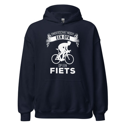Unisex hoodie (Onderschat nooit een opa op een fiets)